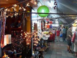 Suan Lum Market